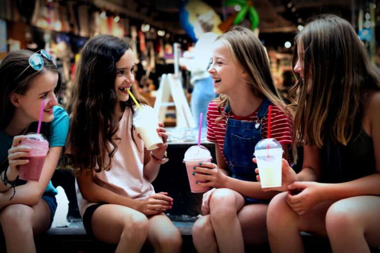 Pourquoi les ados veulent sauver la planète tout en achetant chez Shein ?