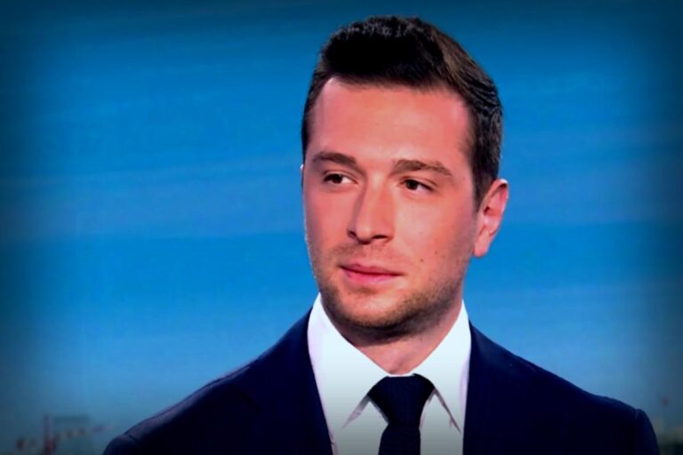 « On en a ras le bol ! » : Jean-Michel Aphatie tape du poing sur la table face à Jordan Bardella