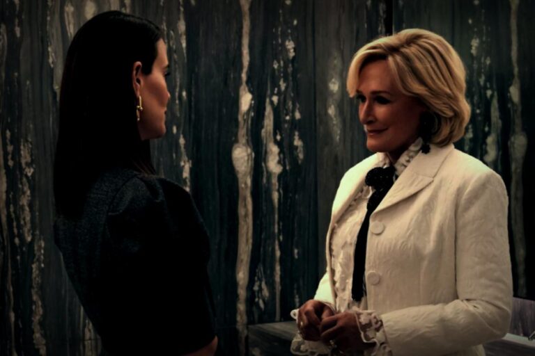 Glenn Close brille dans « All’s Fair » (Disney+) : « C’était ma première expérience avec Ryan Murphy, un vrai génie »