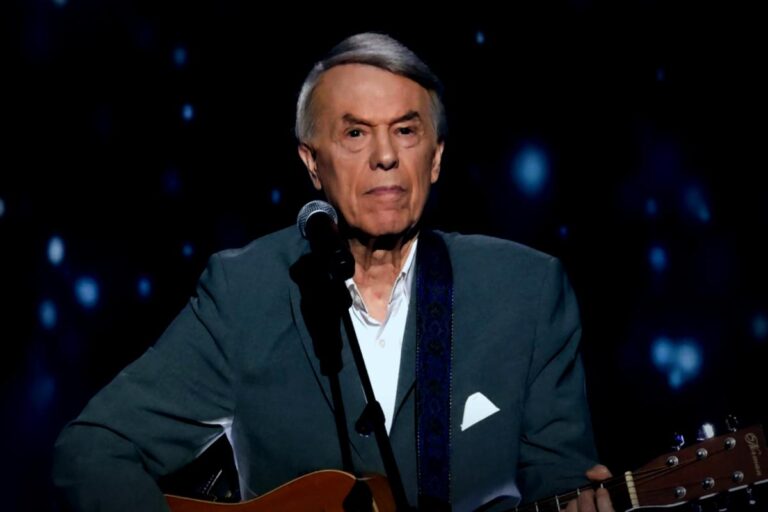 À 82 ans, Adamo partage son amour pour ses enfants : “Ils m’en ont peut-être voulu”