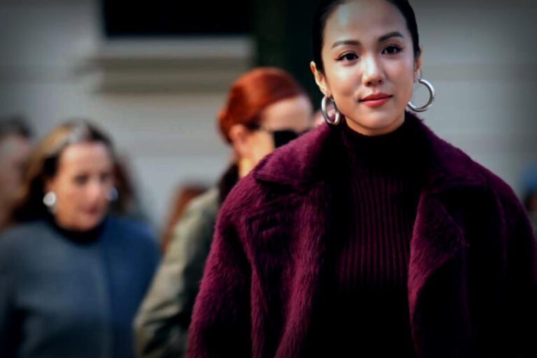 Conseils de style pour porter la robe pull en hiver 2025