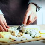 Vous pouvez déguster ce fromage tous les jours sans craindre le cholestérol, d’après une nutritionniste !